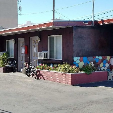 Travelers Bed & Breakfast Hostel Лас Вегас Екстериор снимка