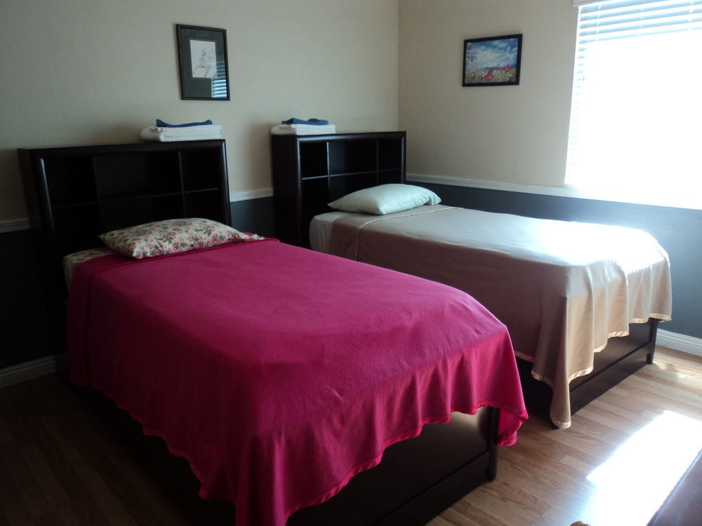 Travelers Bed & Breakfast Hostel Лас Вегас Екстериор снимка