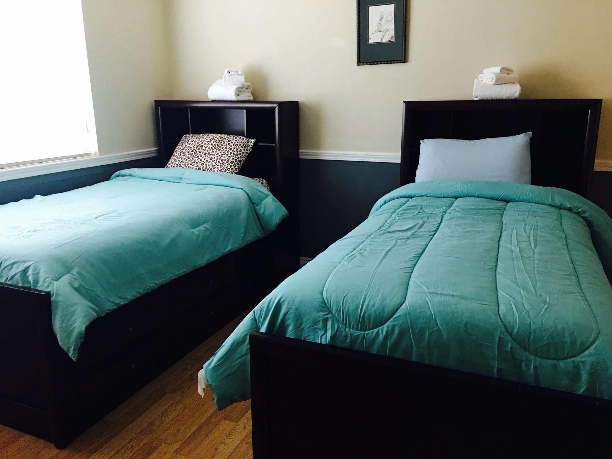 Travelers Bed & Breakfast Hostel Лас Вегас Екстериор снимка