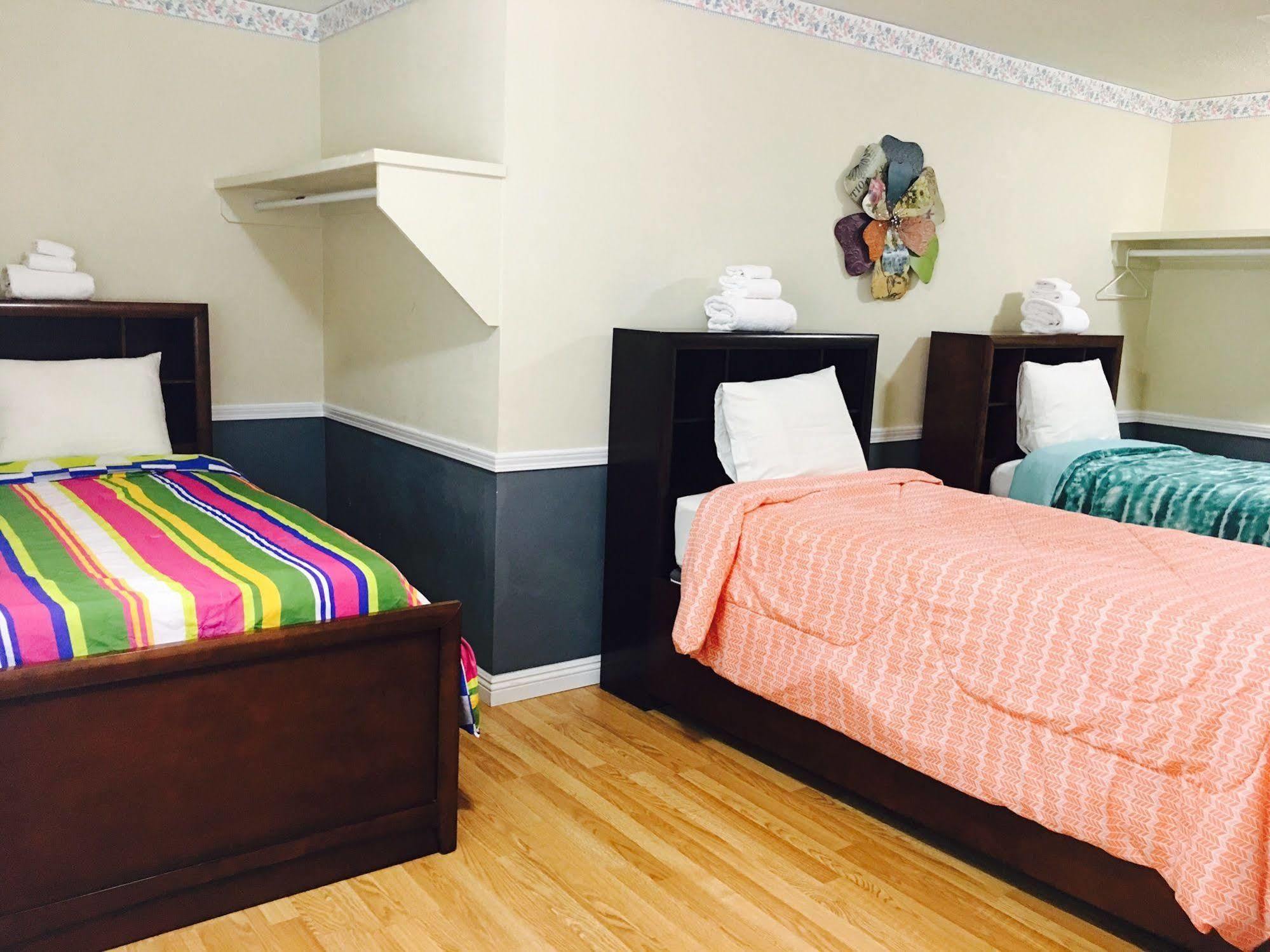 Travelers Bed & Breakfast Hostel Лас Вегас Екстериор снимка
